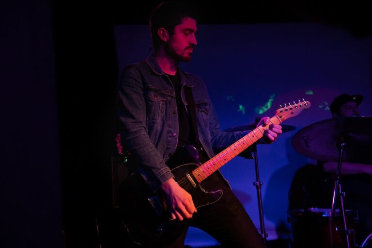 COSSI en vivo TAZU Bar